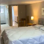 Hopkins Park Bed And Breakfast