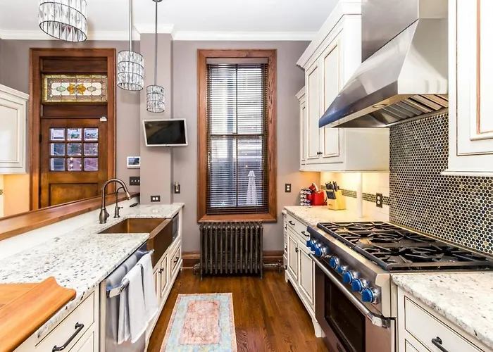 Luxury Brownstone - Walk To All - Washington Park