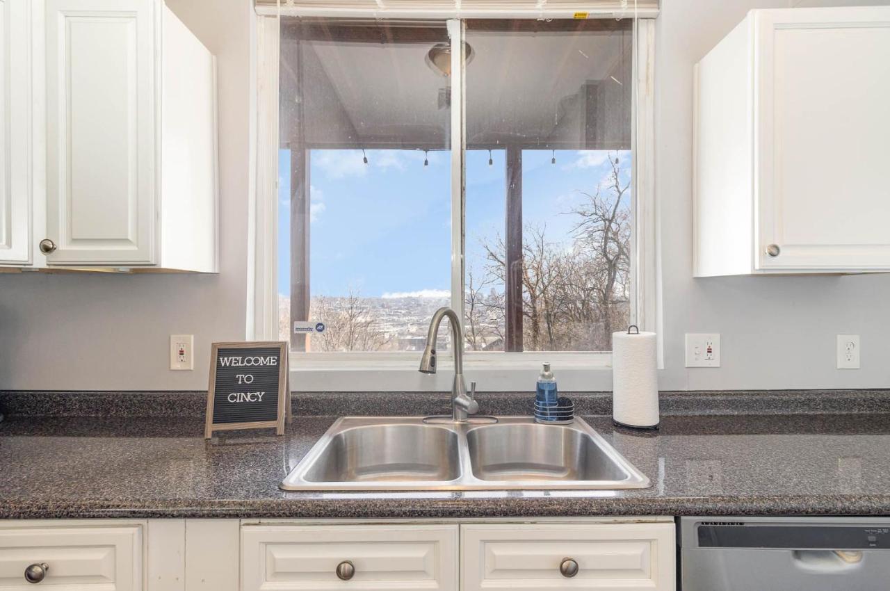 Downtown Views-prime Location! Holiday home *