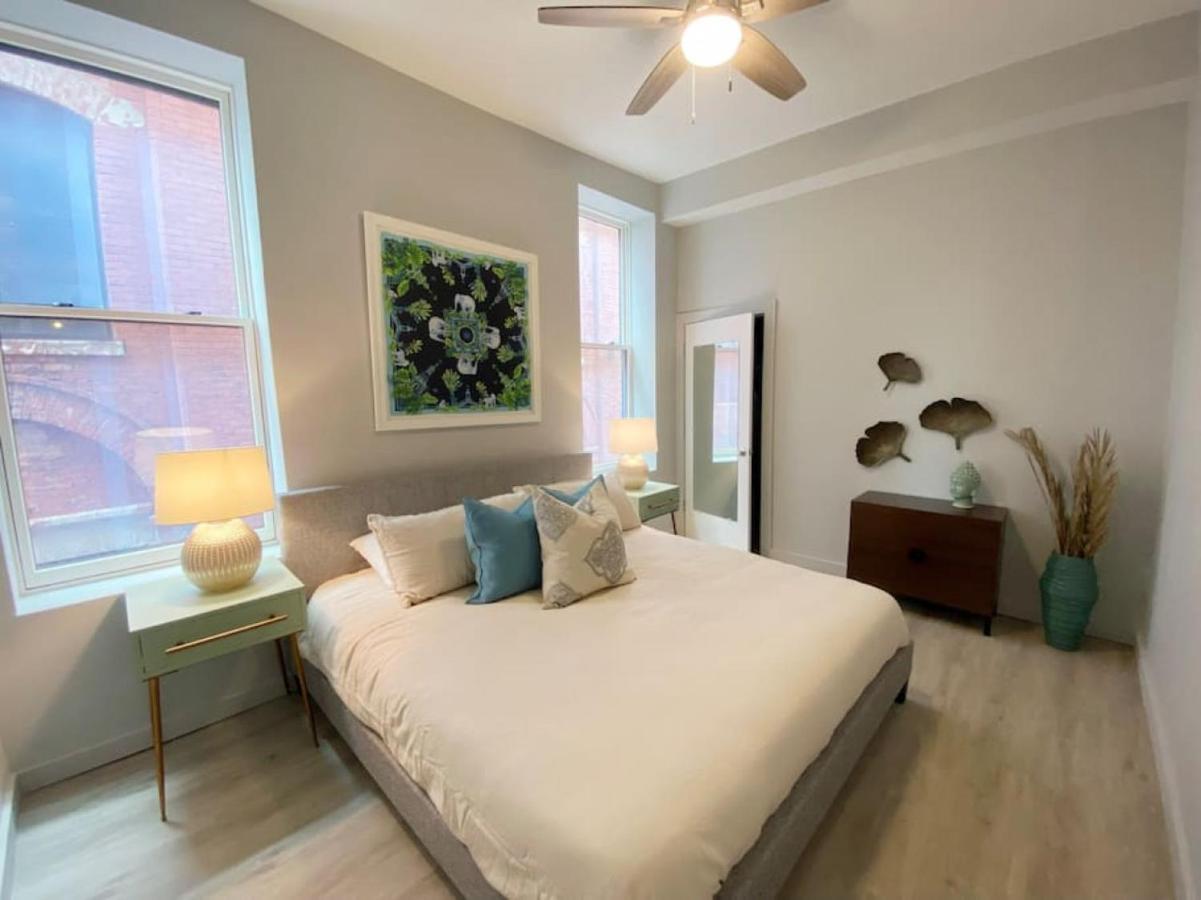 Swizzle Explore Otr And Downtown From Rhinegeist Apartment *