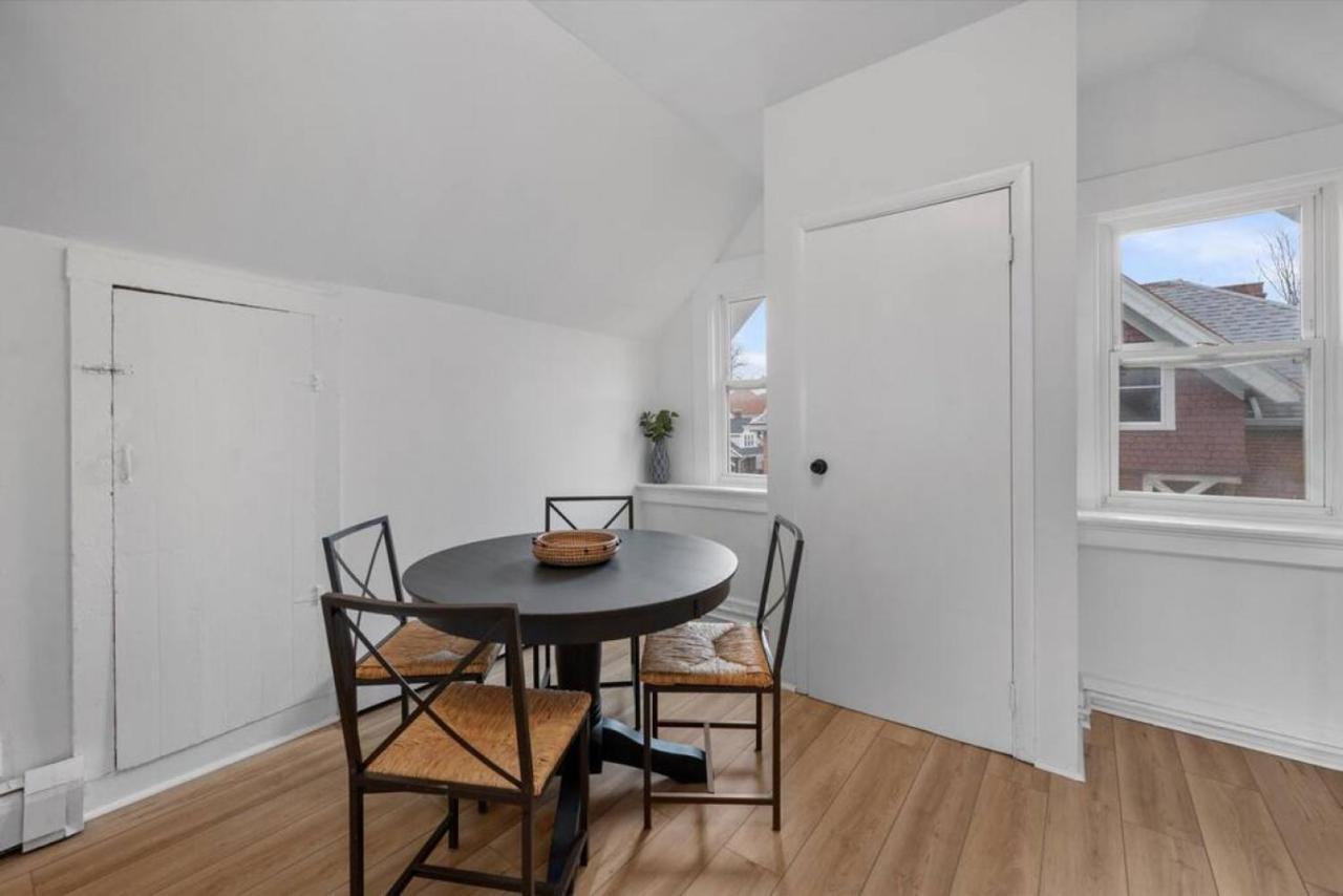 Cozy 2.5br Near Zoo - Hospitals - Uc - Free Parking Apartment Cincinnati