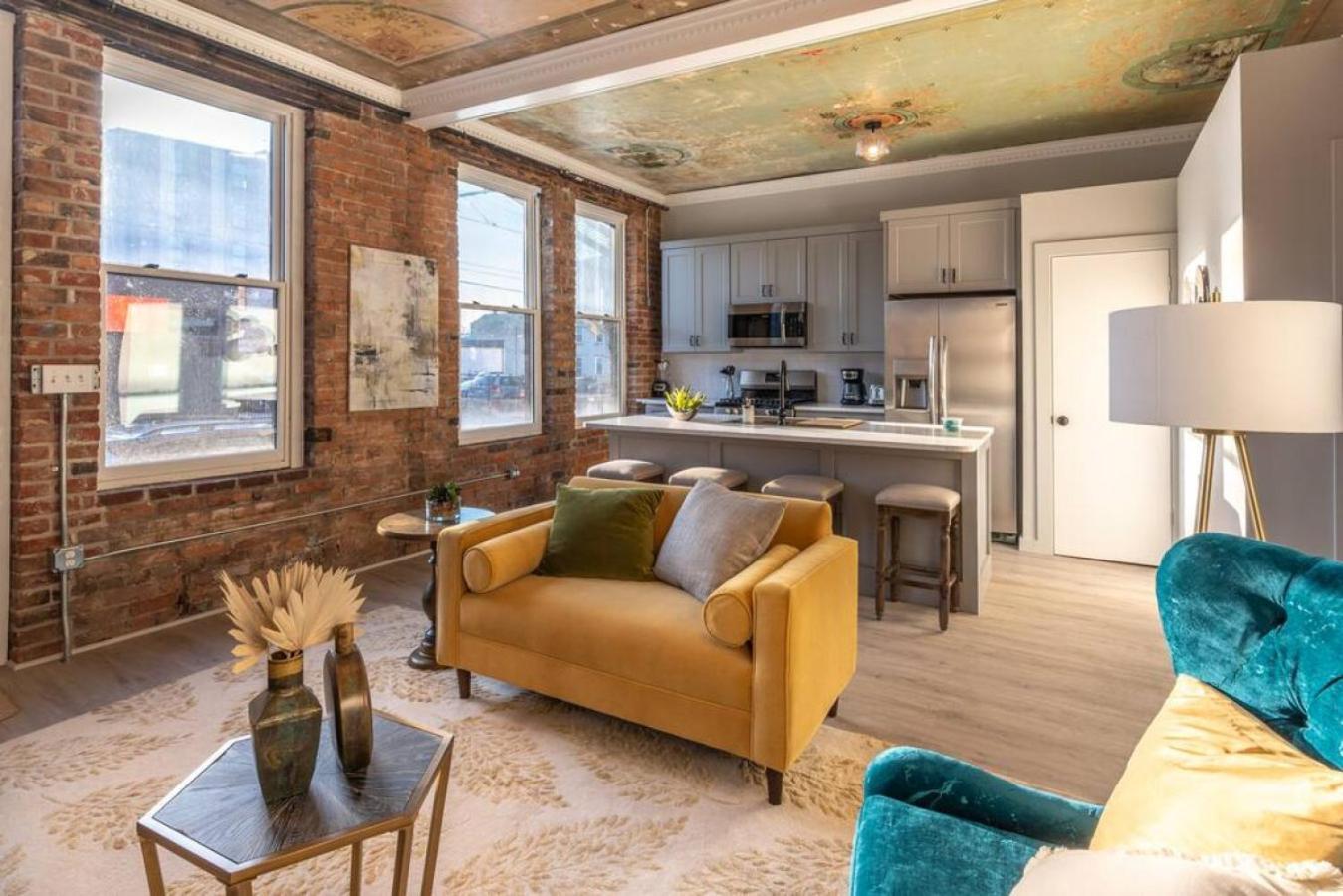 Entire Historic Building Sleeps 30 Apartamento *