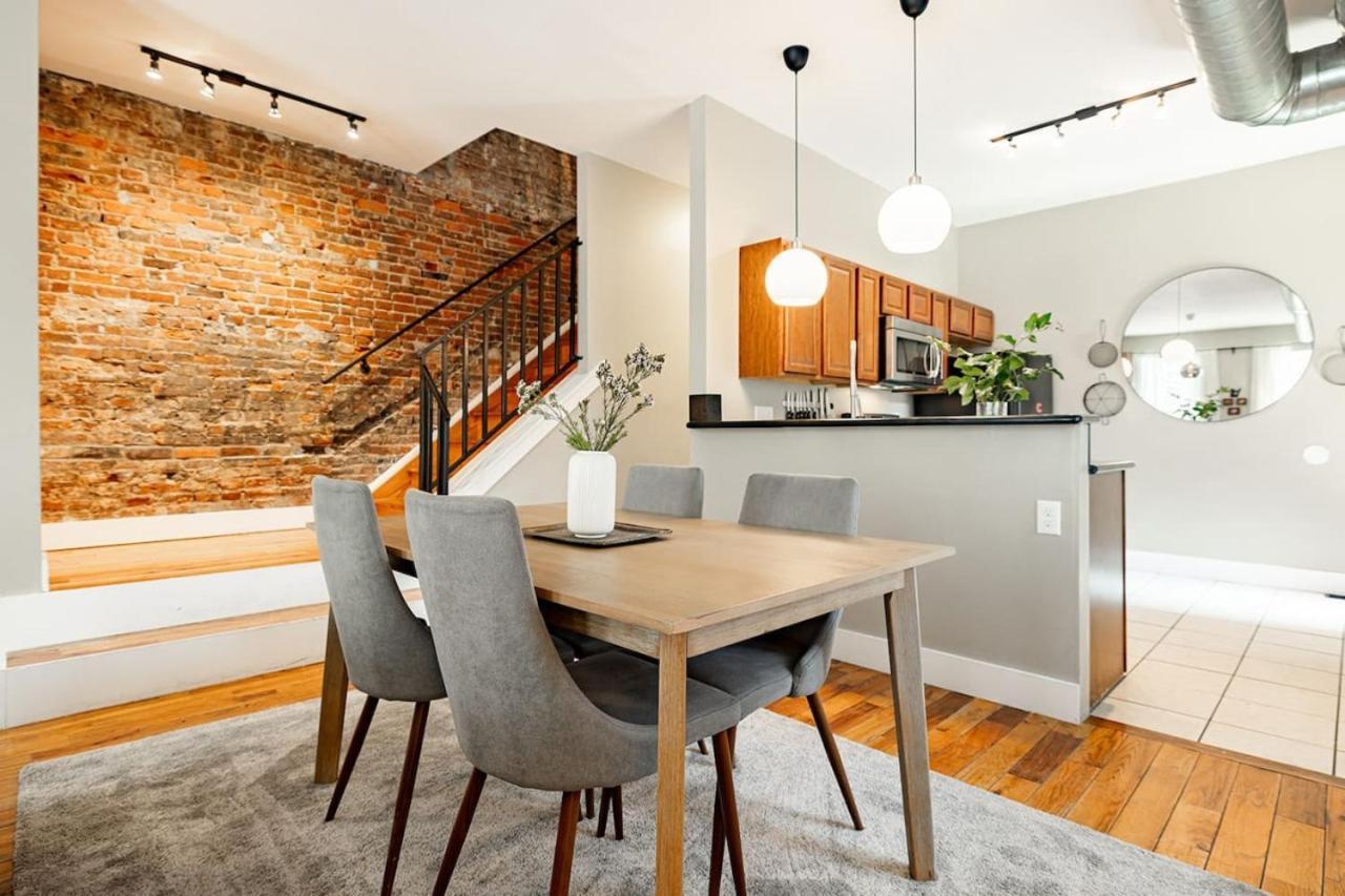 Apartment Lux Parkside Townhome - Free Parking - Walk To