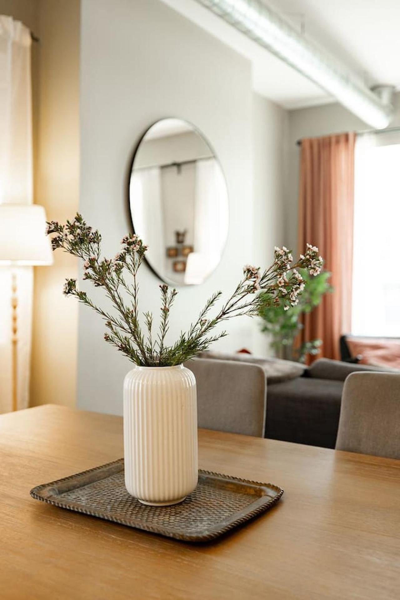 Apartment Lux Parkside Townhome - Free Parking - Walk To *