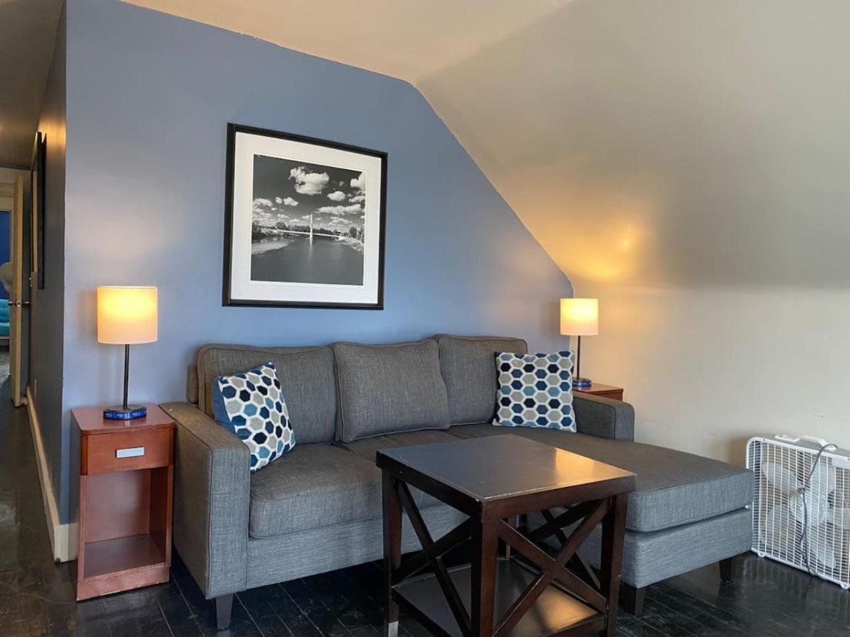 Rare Find Sleeps 16 With 9 Beds 6br Wifi Holiday home Cincinnati