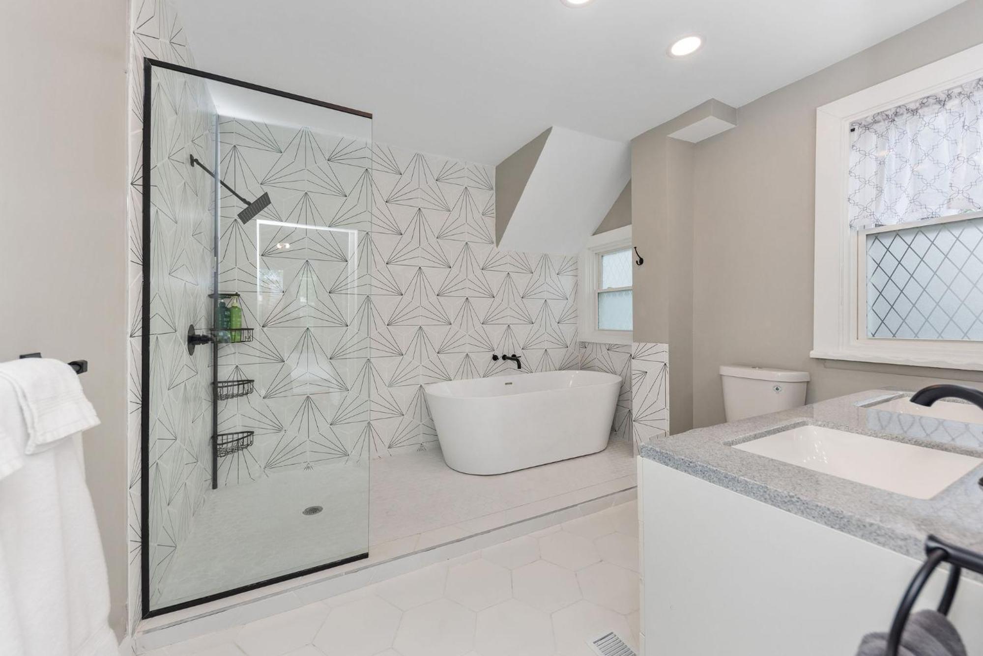 Historic Charm Meets Modern Comfort 3br In Mt Auburn * Cincinnati