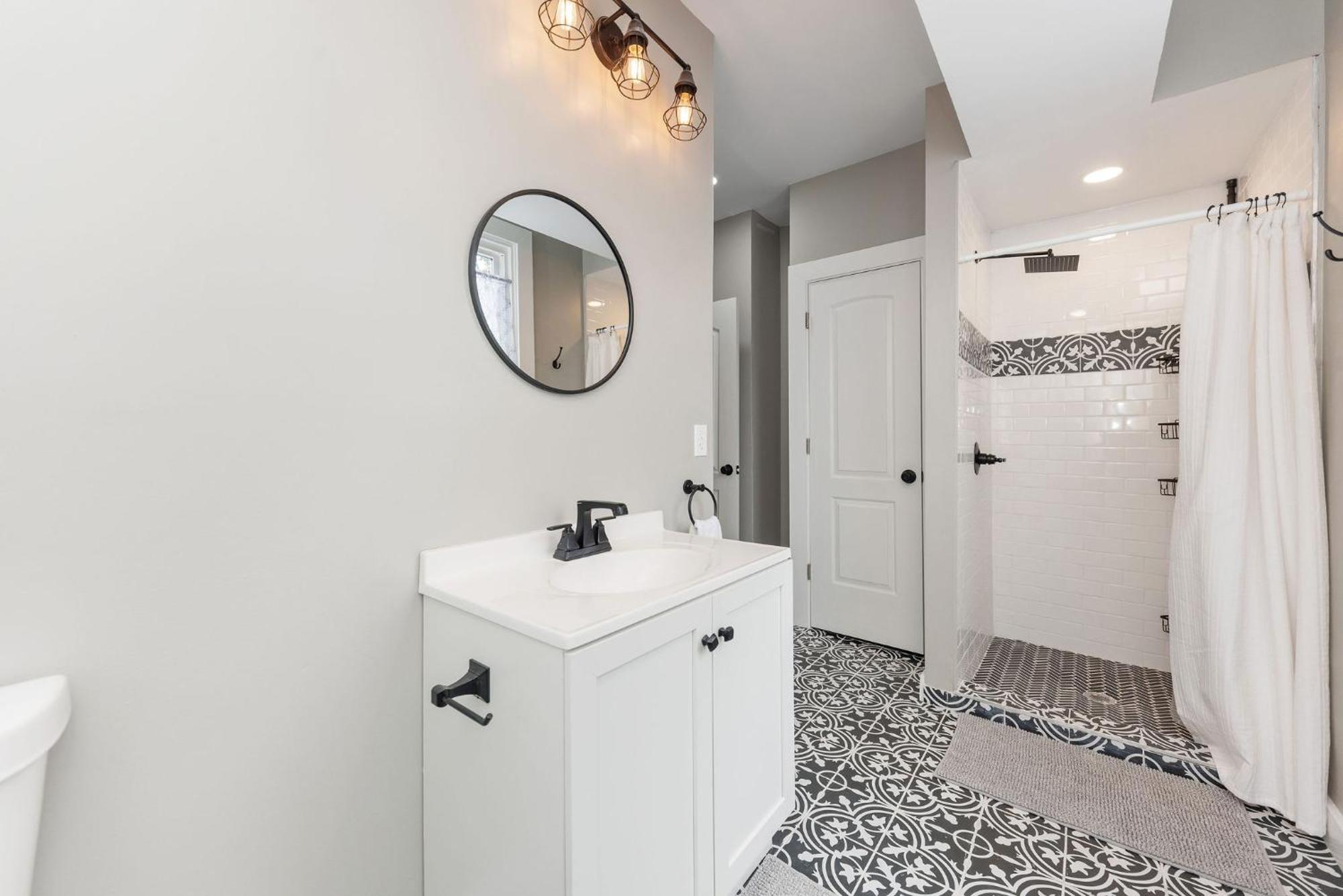 Historic Charm Meets Modern Comfort 3br In Mt Auburn Cincinnati