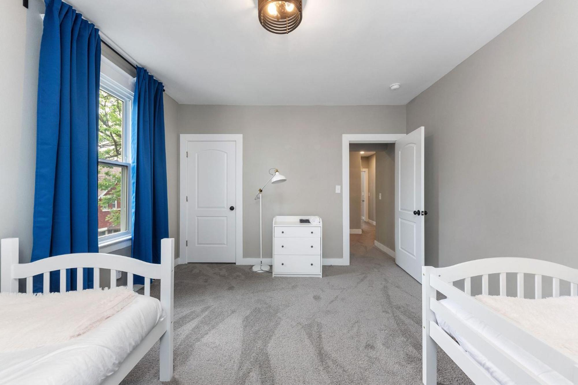 Historic Charm Meets Modern Comfort 3br In Mt Auburn * Cincinnati