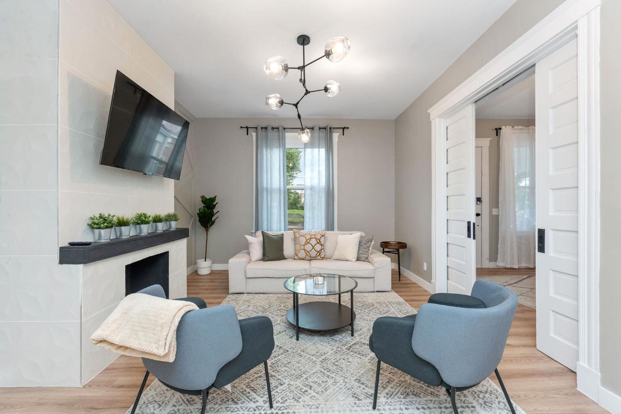 Apartment Historic Charm Meets Modern Comfort 3br In Mt Auburn *