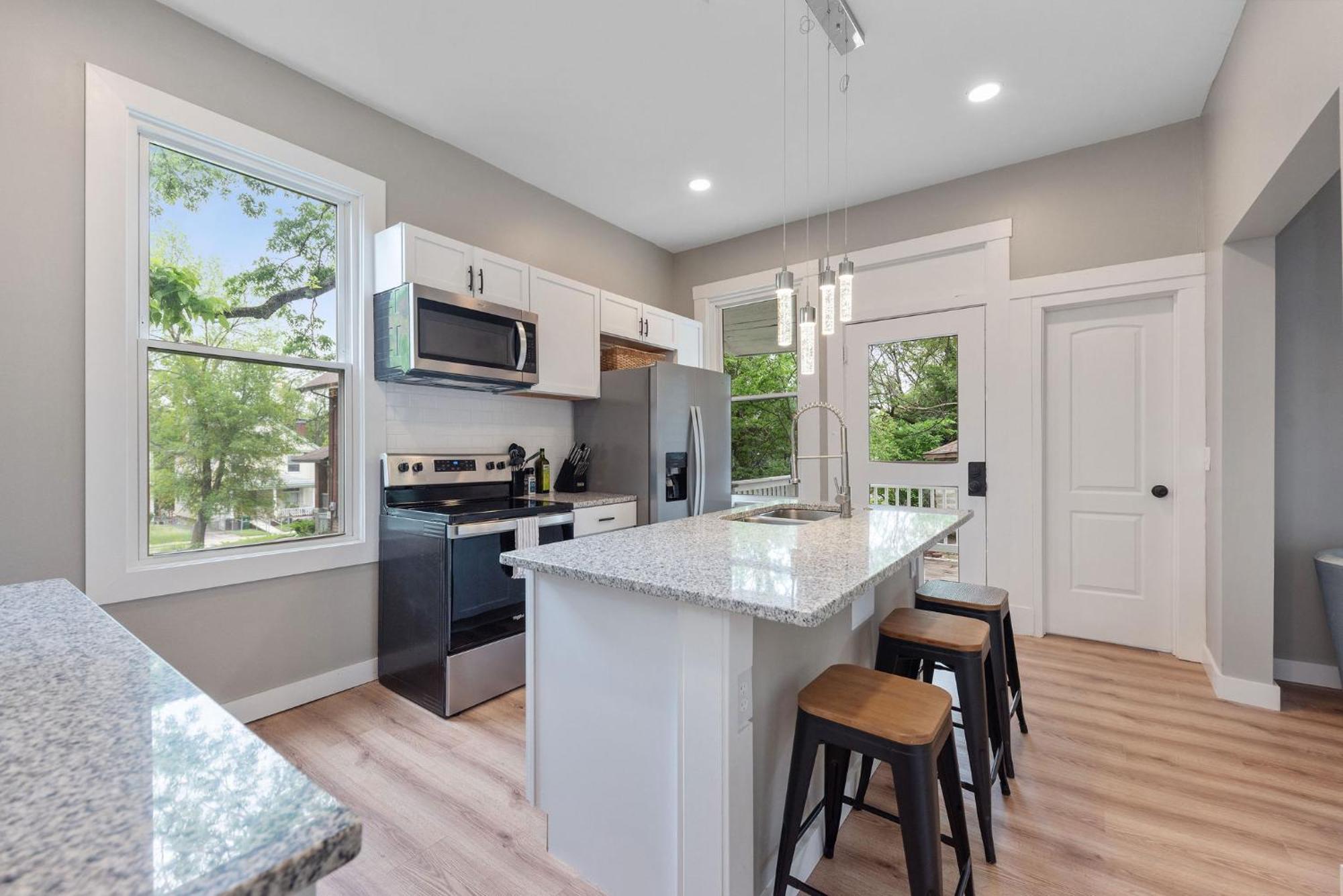 Historic Charm Meets Modern Comfort 3br In Mt Auburn * Cincinnati