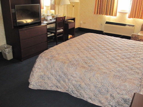 Motel Budget Host Town Center Cincinnati