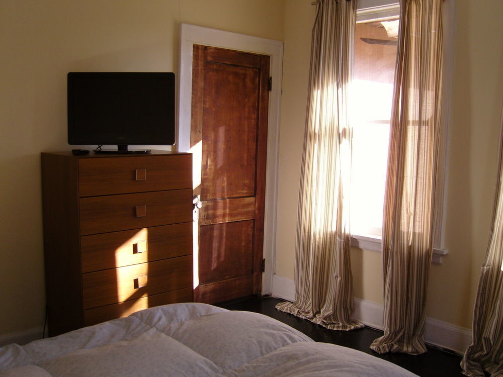 Hopkins Park 3*