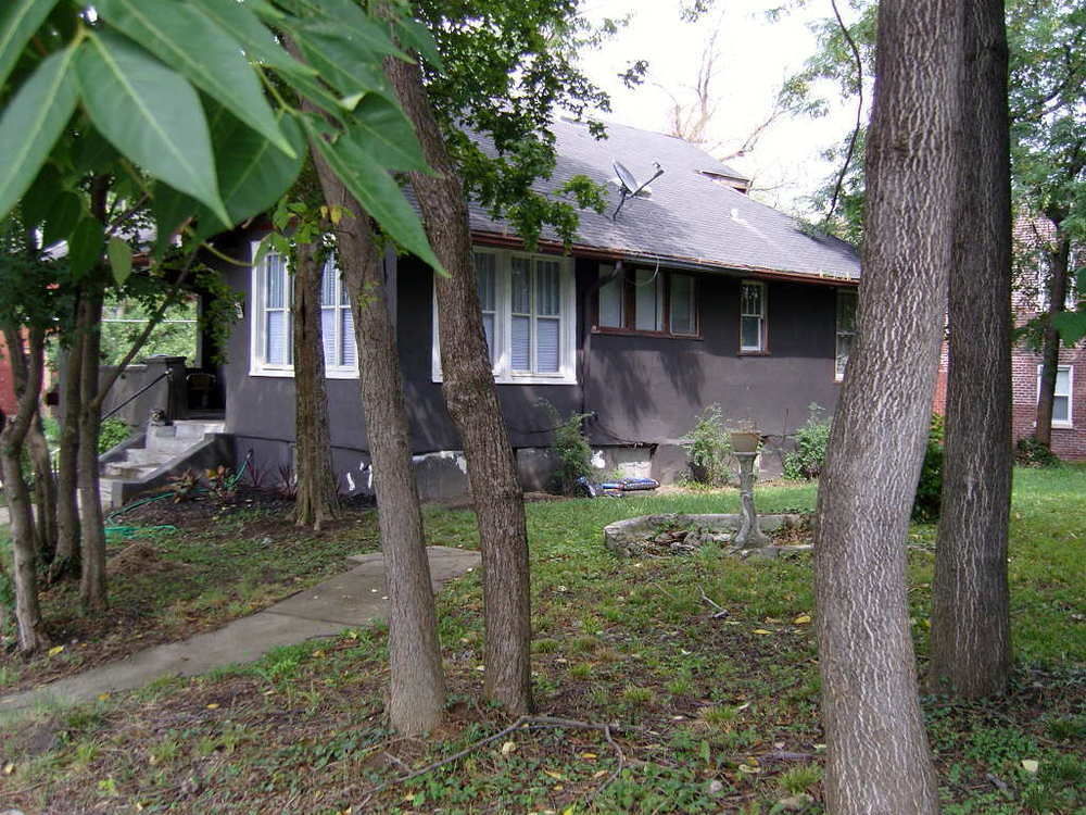 Hopkins Park Bed & Breakfast Cincinnati