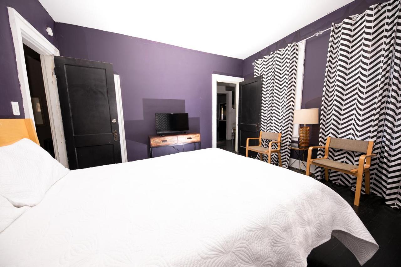 Hopkins Park Bed & Breakfast Cincinnati