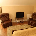 Charming 2Bd Near Uc, Hospitals,Zoo