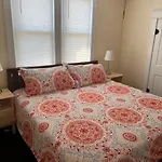 Ridgeway 2 Bedroom House Near Xavier Downtown