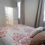 Spacious 1 Bed 1 Bath Downtown Otr Condo Minutes Walk To The Reds Bengals Stadium & More!