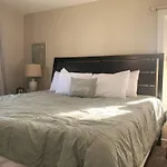 3311 Evanston Large Renovated 4 Bdr Close To Dtwn Laundry
