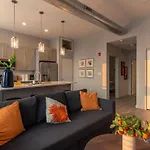 Zango Explore Otr And Downtown From A Renovated Condo