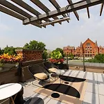 Lux Washington Park W Rooftop Patio