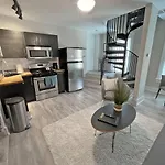 Quiet 1-Bedroom Loft Near Entertainment District