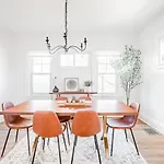 Mid-Century Modern 2B Oakley With Fenced Yard And Offstreet Parking