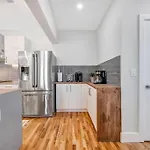3 Bdrm 3 Full Bath Tower View Walk Up