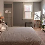 Cozy Apt In Walkable Area Downtown With Parking