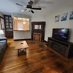 Cleneay #1 Private 3 Bed Near Xavier & Downton