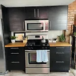 Full Building Huge Downtown Retreat Walkable To Everything