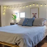 Stunning Condos Near Washington Park W Parking