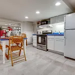 Garden-Level Cincinnati Apartment Walkable Area!
