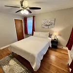 Red Ruby Spacious 2 Bedroom Apt 10 Minutes To Dwntwn