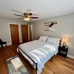 Red Ruby Spacious 2 Bedroom Apt 10 Minutes To Dwntwn