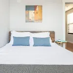 Otr, Queen Bed, 50In Tv, Workspace, Near Lightrail
