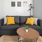Otr, Queen Bed, 50In Tv, Workspace, Near Lightrail
