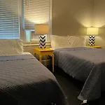 House With 10 Beds Sleeps 16 Free Driveway Parking
