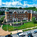Landing At The Village At Stetson Square - 2 Bedrooms In Corryville