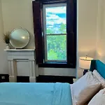 Private Bedroom Suite 2 In Spacious House City Views