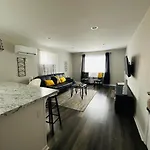 Reading-Stylish Apartment For Contemporary Comfort