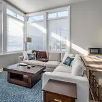 Near Otr And Tql,75In Tv, Lux Beds And Wifi, Free Parking
