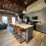 Condo In Otr, Pendleton Art District