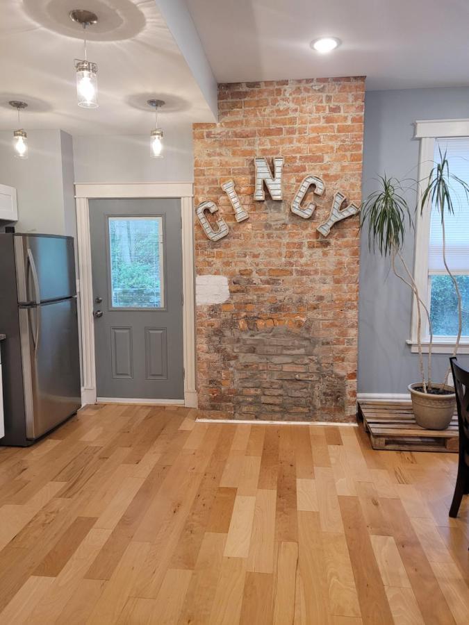 Cincy Dream! Walk To Zoo, Uc, Hospitals, And Short Vine District Holiday home