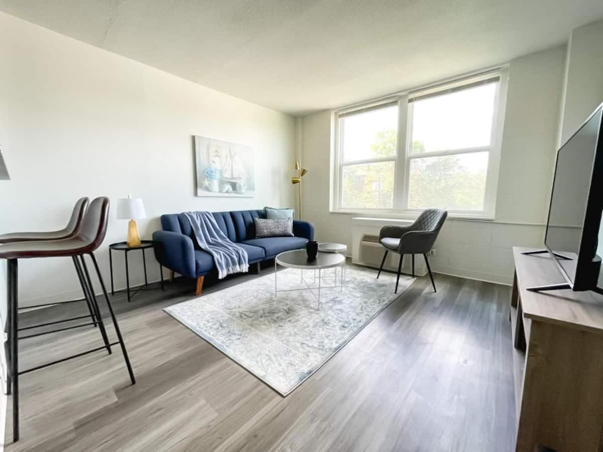 Sleepover Downtown 1bd 1ba *