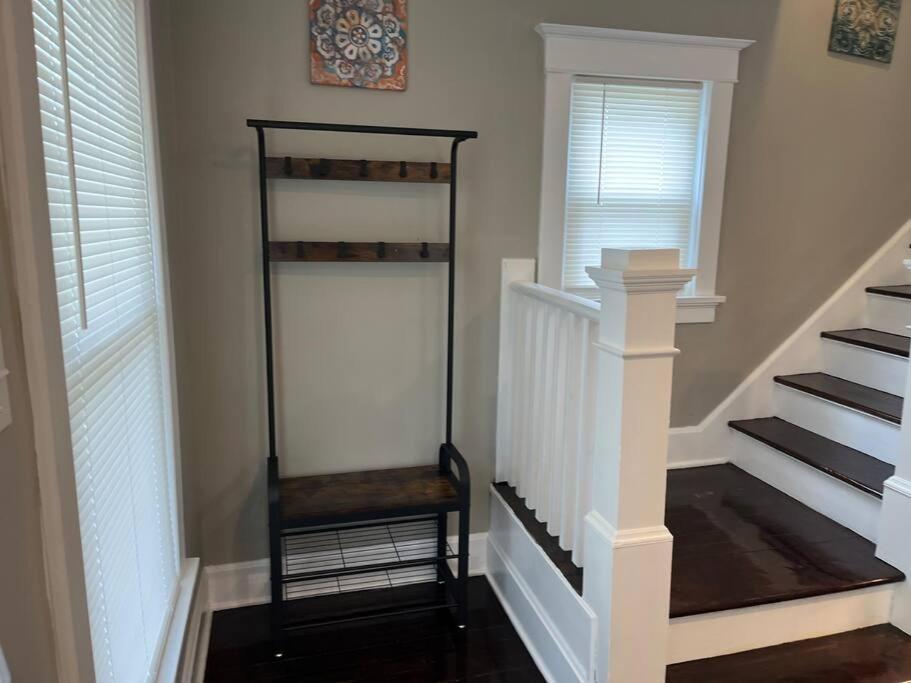 Ridgeway 2 Bedroom House Near Xavier Downtown