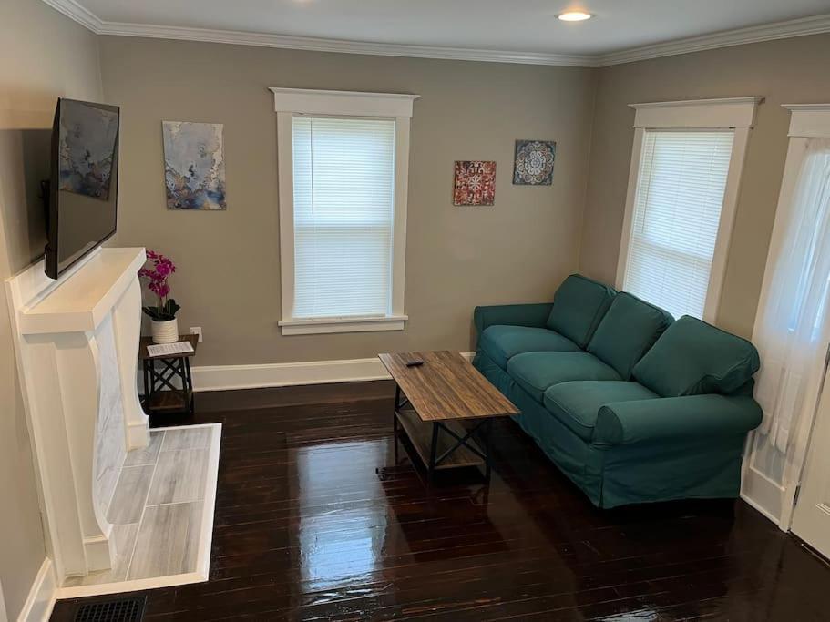 Ridgeway 2 Bedroom House Near Xavier Downtown Holiday home *