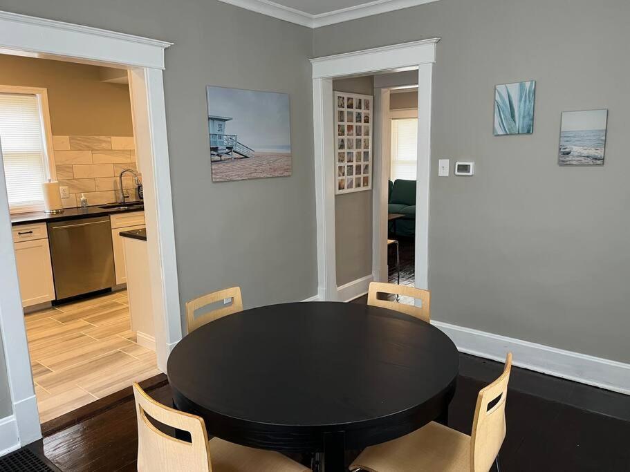 Ridgeway 2 Bedroom House Near Xavier Downtown