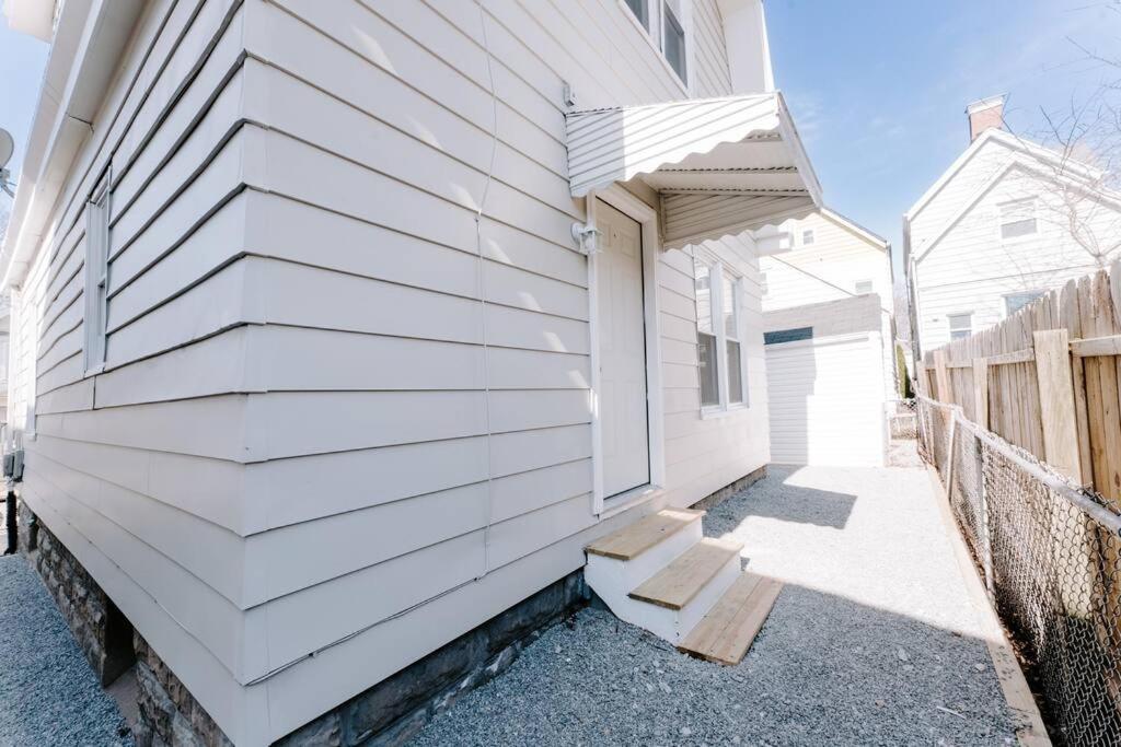 Ridgeway 2 Bedroom House Near Xavier Downtown
