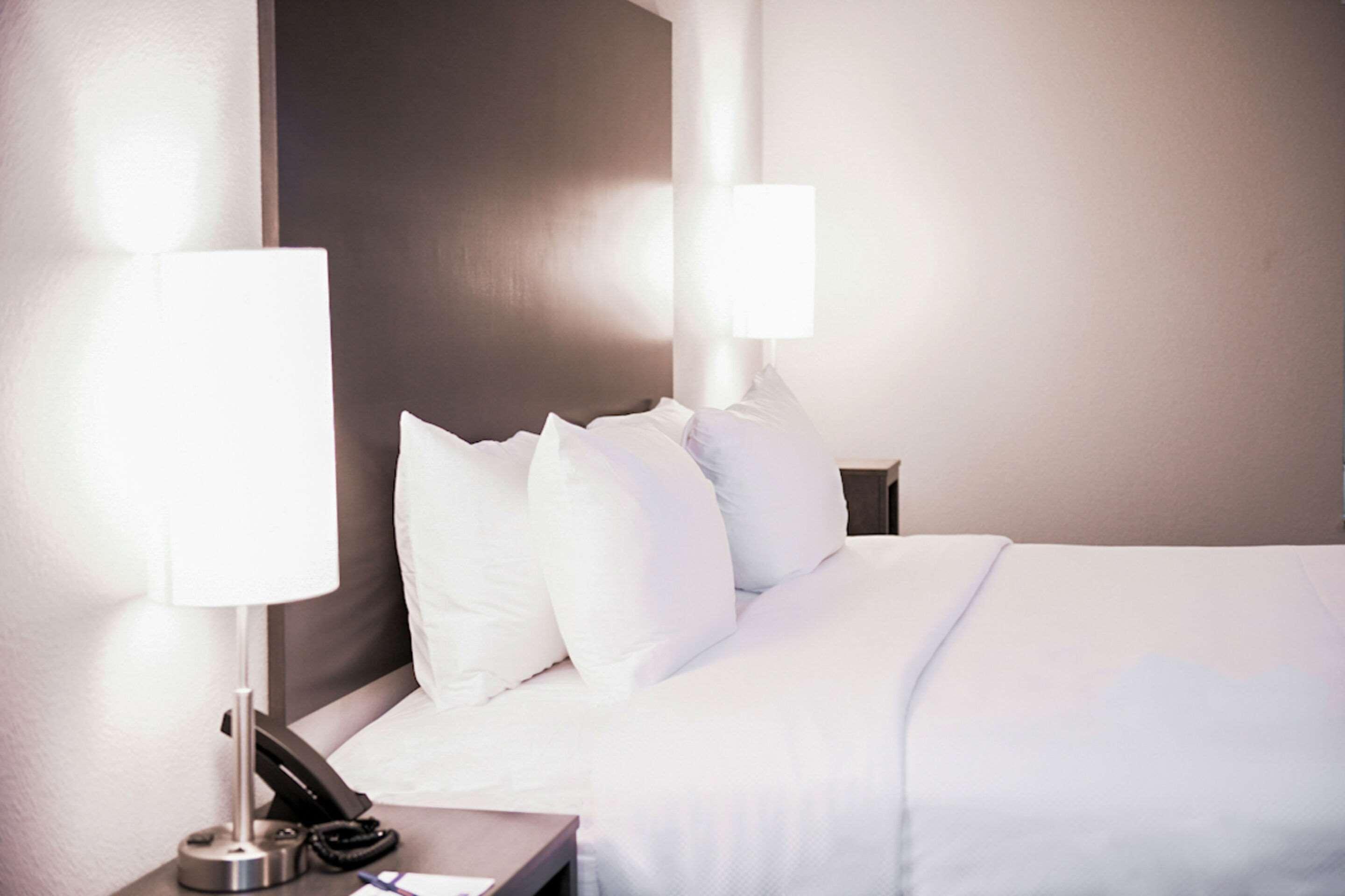 Mainstay - Uptown Hotel