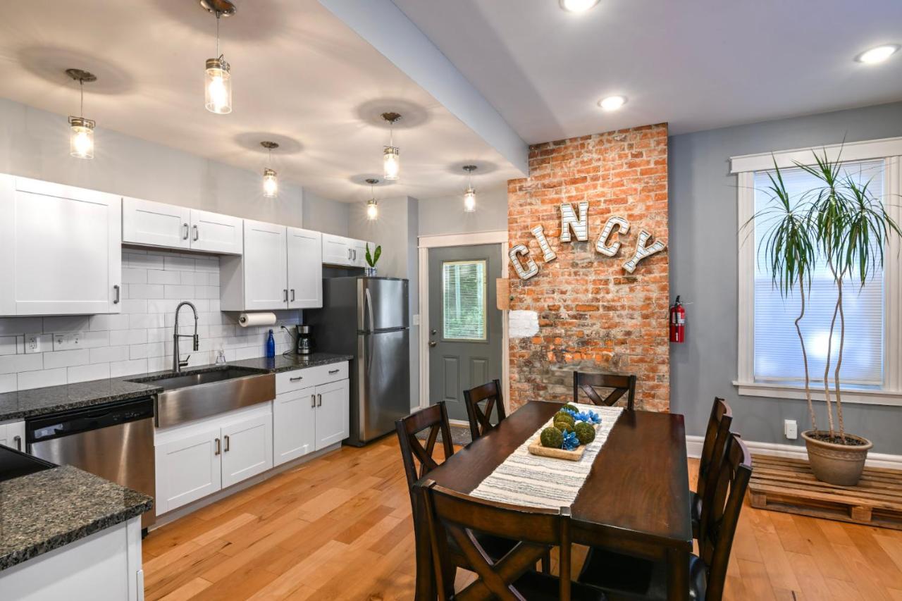 Cincy Dream! Walk To Zoo, Uc, Hospitals, And Short Vine District Holiday home Cincinnati